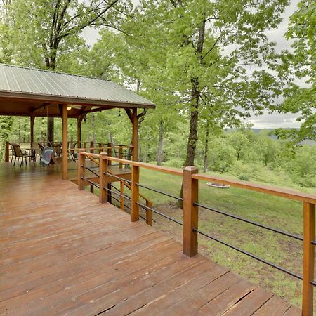 Spacious And Elegant Mountain View Cabin With Deck! Exterior photo