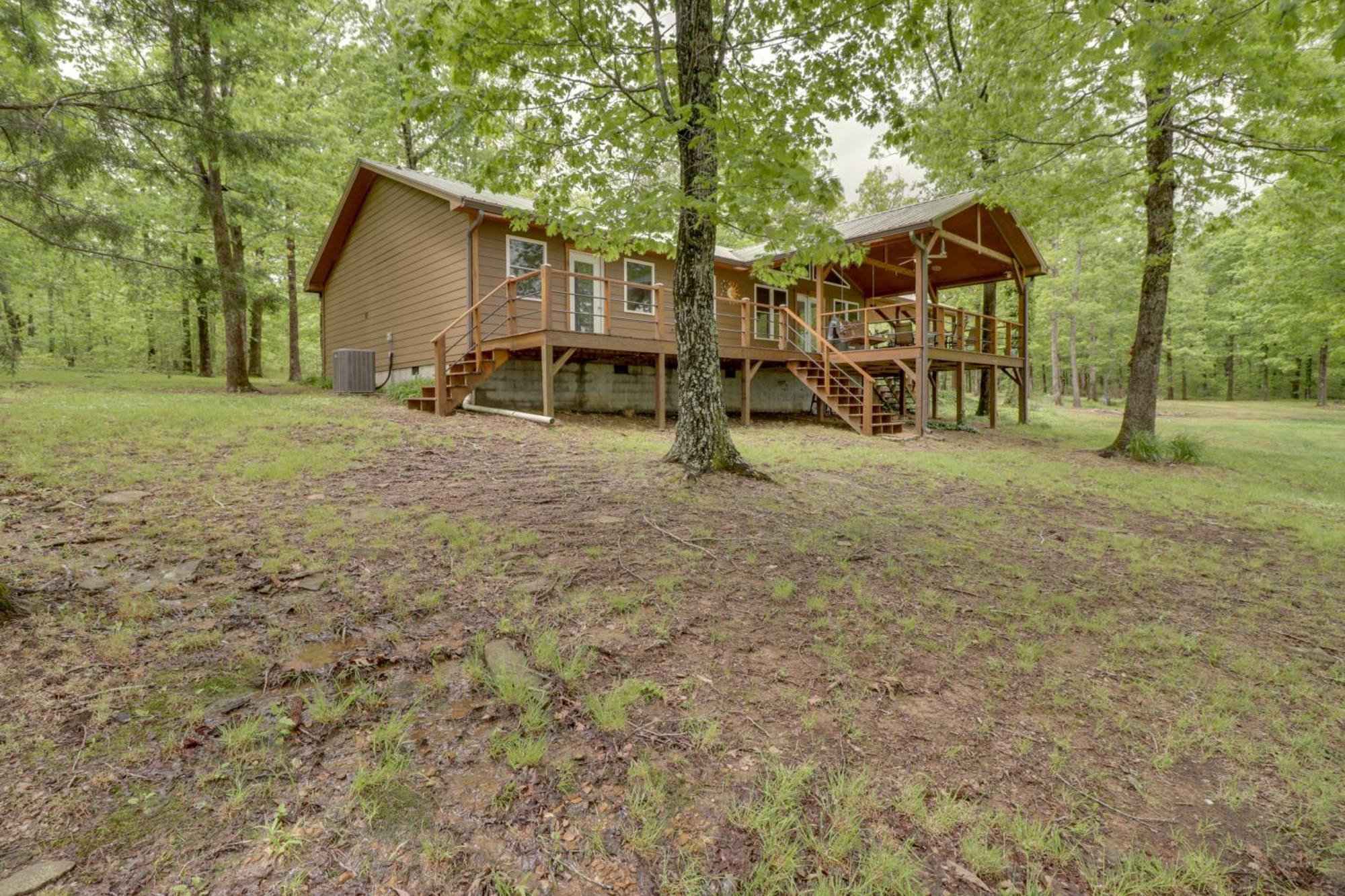 Spacious And Elegant Mountain View Cabin With Deck! Exterior photo