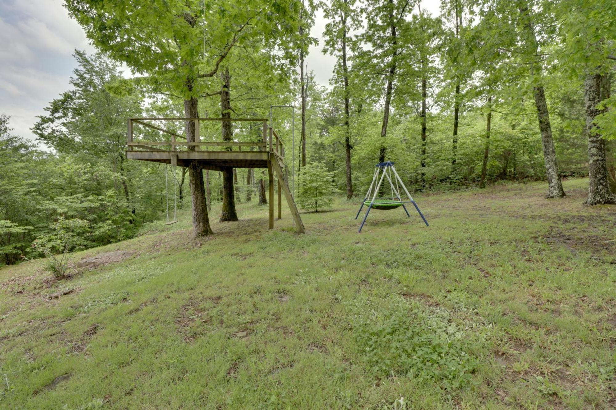 Spacious And Elegant Mountain View Cabin With Deck! Exterior photo