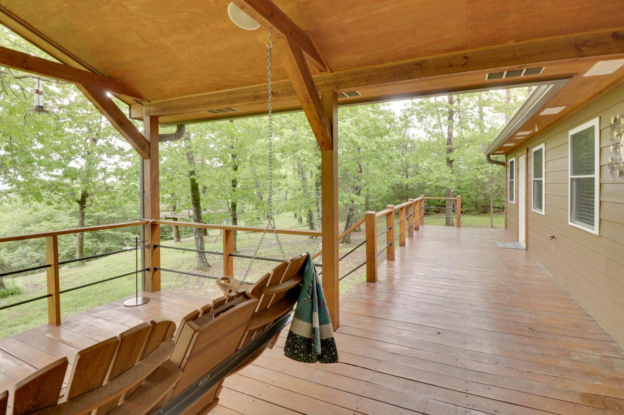 Spacious And Elegant Mountain View Cabin With Deck! Exterior photo