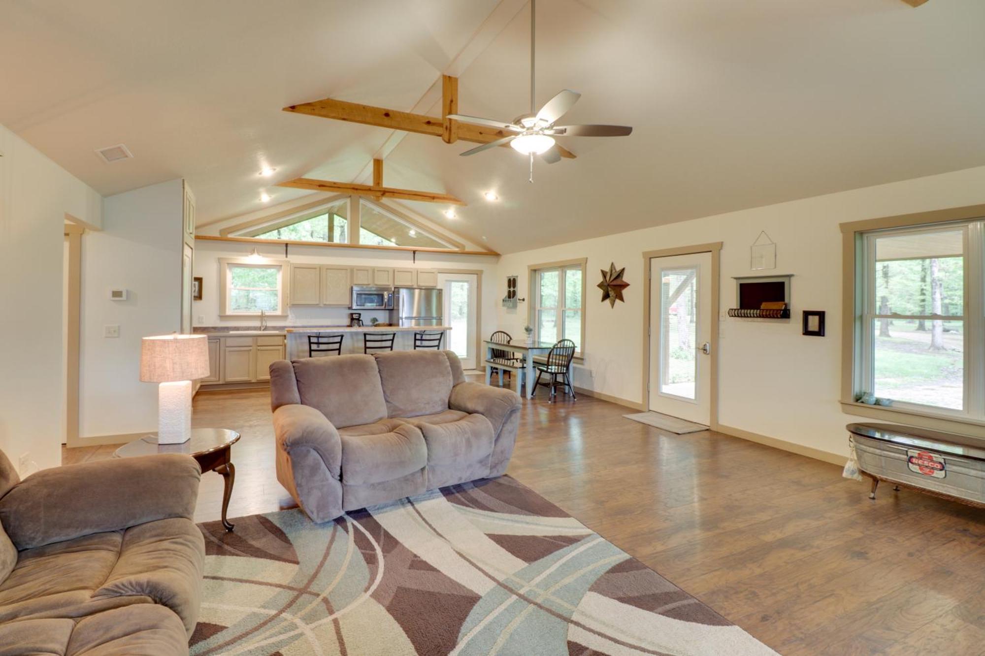 Spacious And Elegant Mountain View Cabin With Deck! Exterior photo