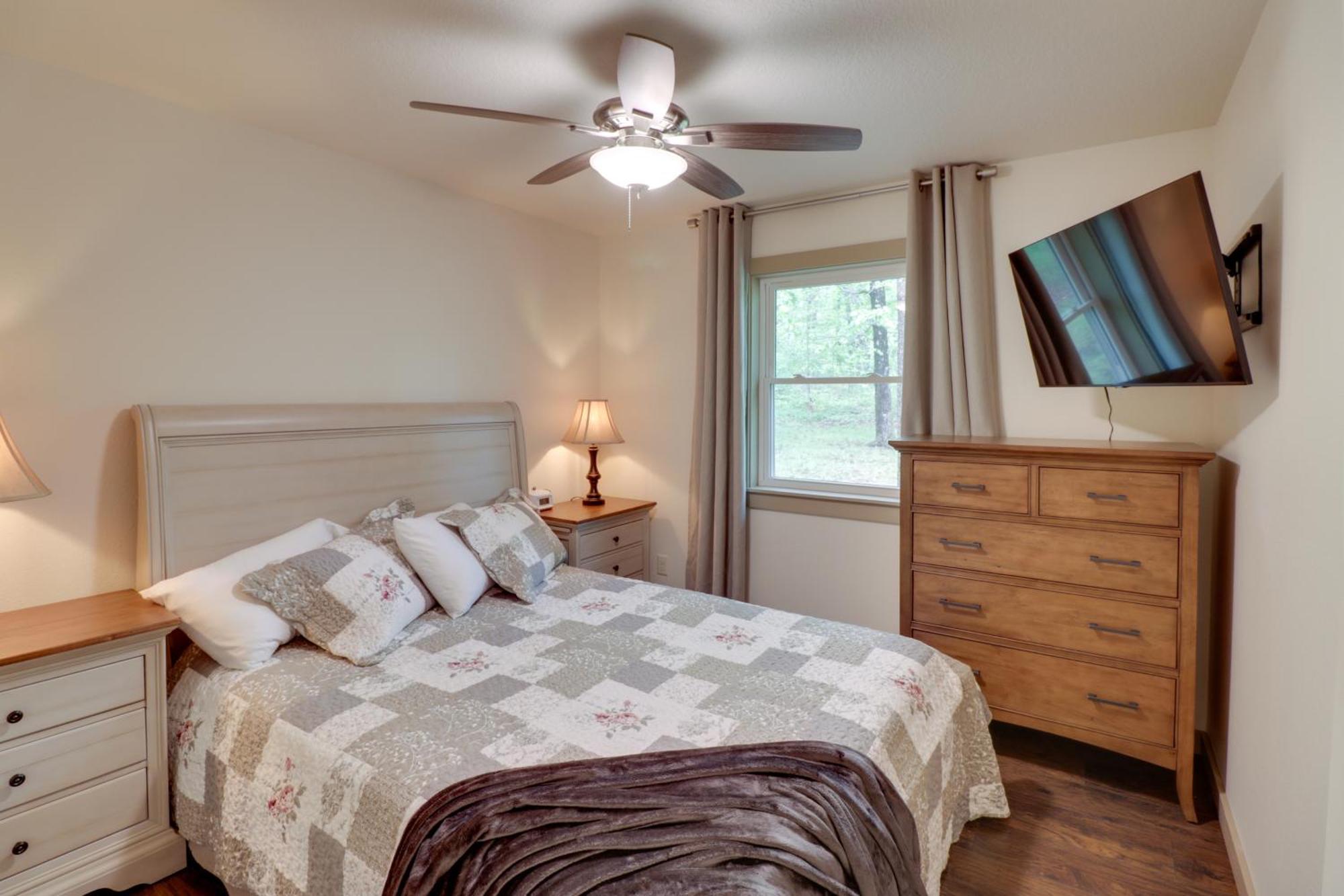 Spacious And Elegant Mountain View Cabin With Deck! Exterior photo