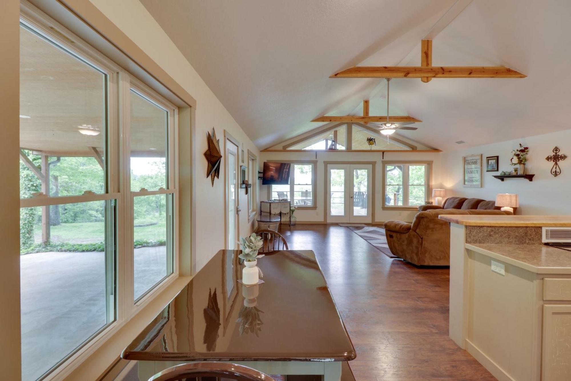Spacious And Elegant Mountain View Cabin With Deck! Exterior photo