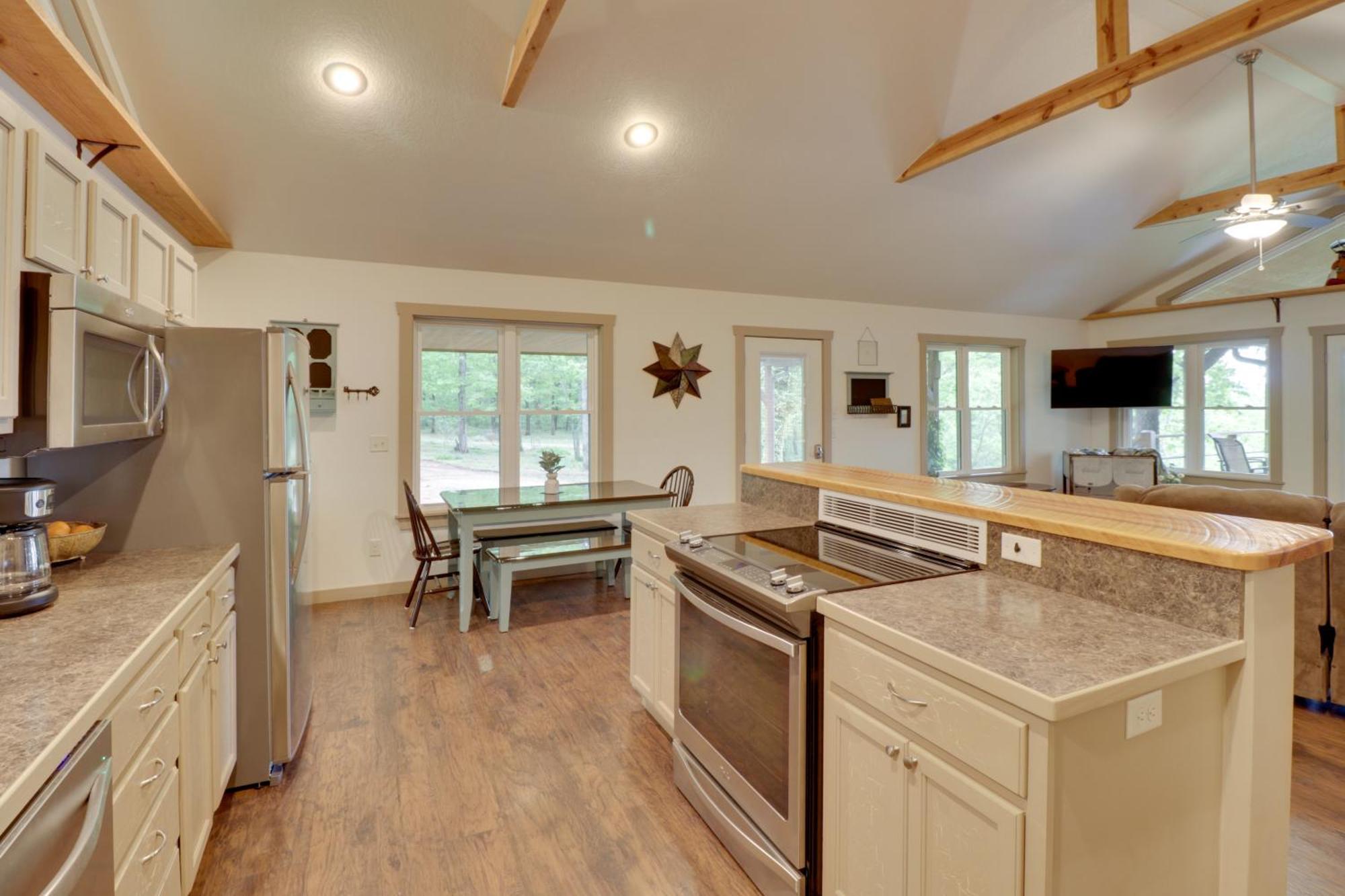 Spacious And Elegant Mountain View Cabin With Deck! Exterior photo